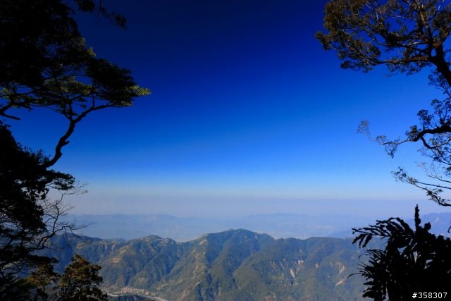 三來稜山