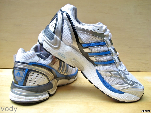 一款內旋過度跑者不能錯過的穩定型慢跑鞋---adidas Supernova Sequence 2
