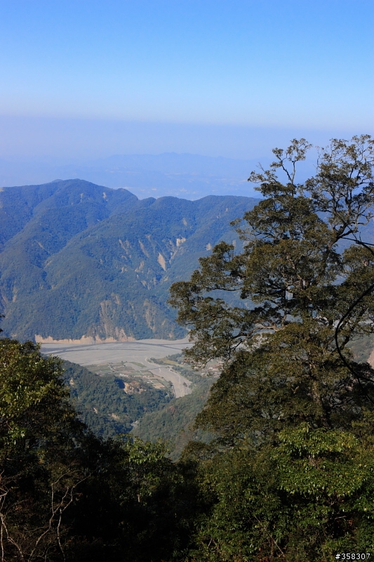 三來稜山