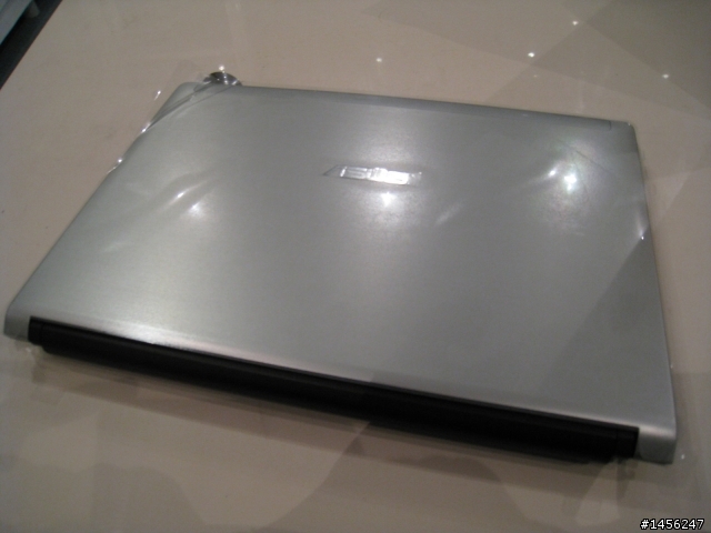 Asus UL30VT 開箱文