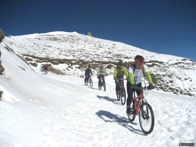 20100117-合歡山主峰雪地騎乘