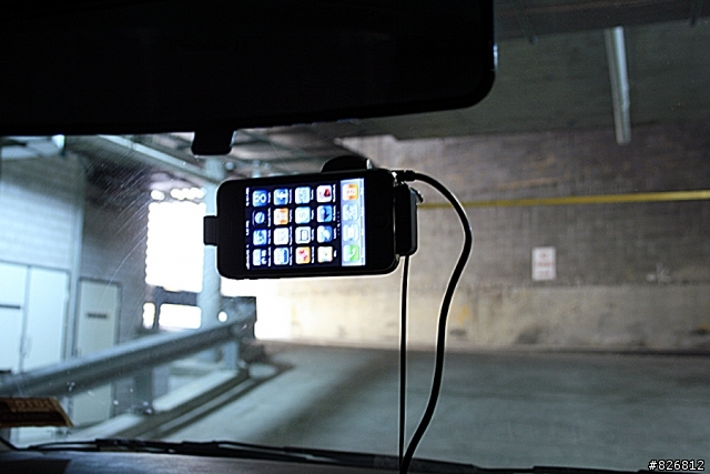 TOMTOM導航車架for iPhone簡單開箱