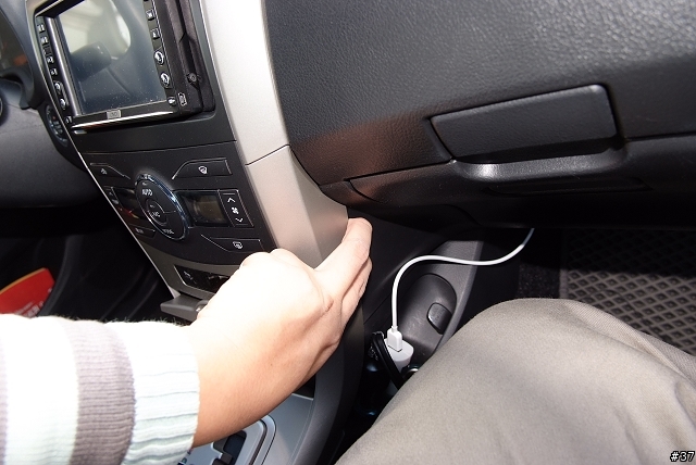 車用音響的進階使用--iPhone In Car(含2008年Altis 中控台拆卸教學)