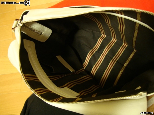 BALLY 白色款 Messenger 真皮斜背包