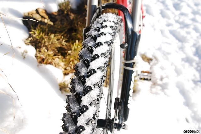 Snow Tire 雪胎~~雪地騎乘的好物