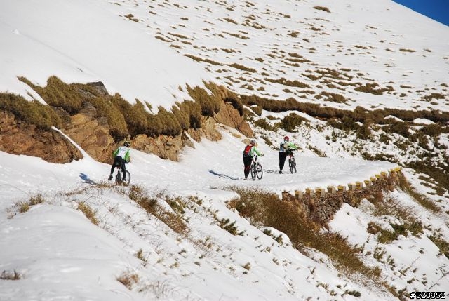 20100117-合歡山主峰雪地騎乘