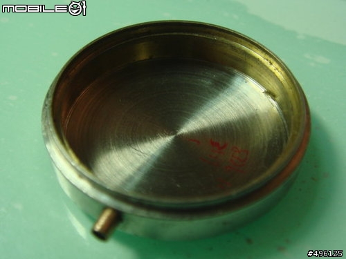您知道嗎,手錶有一片殼的設計,主要是提高防水性能