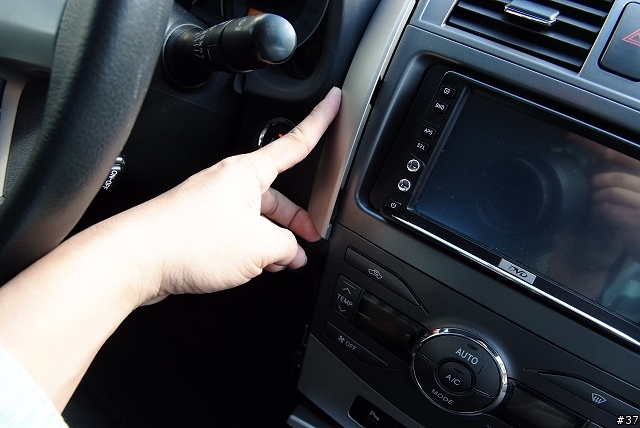 車用音響的進階使用--iPhone In Car(含2008年Altis 中控台拆卸教學)