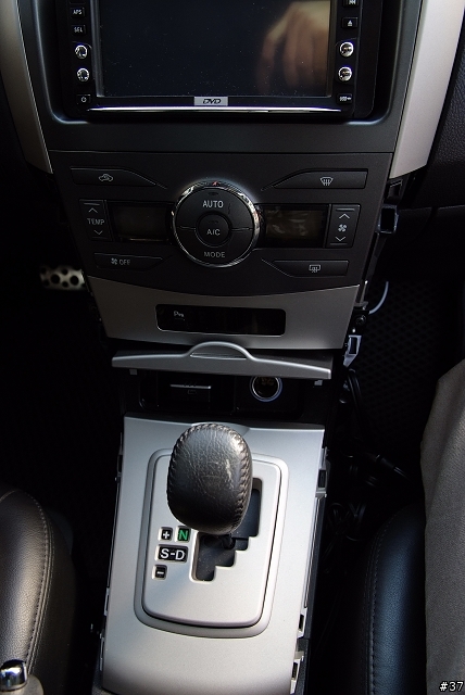 車用音響的進階使用--iPhone In Car(含2008年Altis 中控台拆卸教學)