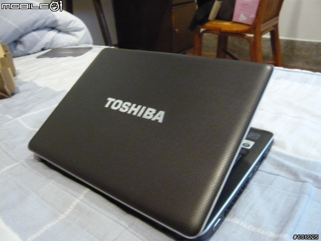 TOSHIBA M900 琥珀金開箱(多圖