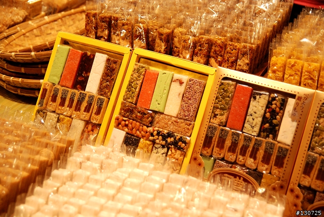 逛年貨大街,可以讓今年趕快過嗎???