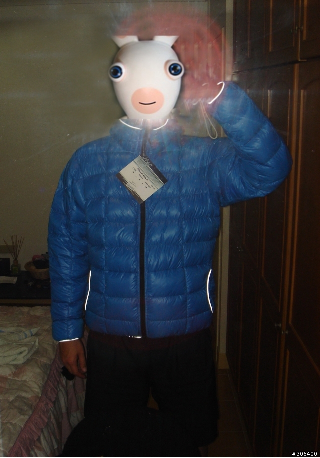 新手開箱....Western Mountaineering-hooded flash jacket羽絨衣入手^^