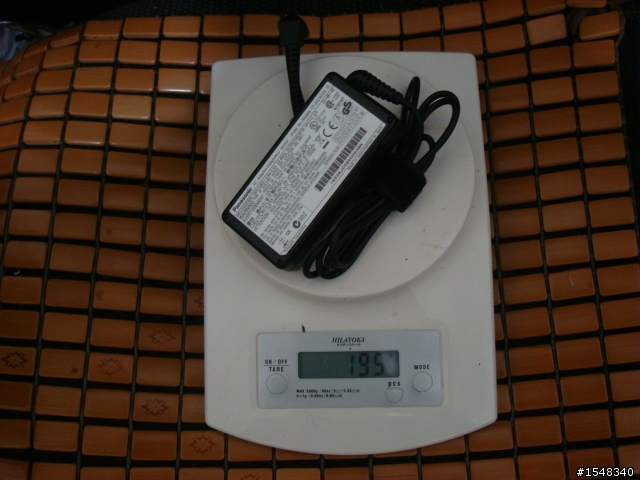 Panasonic CF-W8E 原廠電源線與筆電各項重量實測