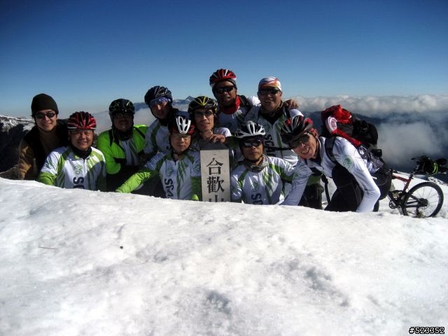 20100117-合歡山主峰雪地騎乘