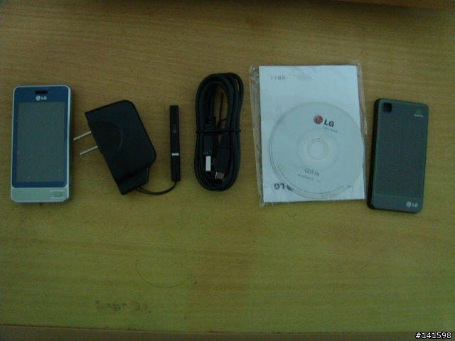 LG GD510最迷你的 3 吋觸控螢幕手機
