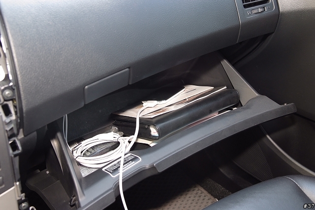 車用音響的進階使用--iPhone In Car(含2008年Altis 中控台拆卸教學)