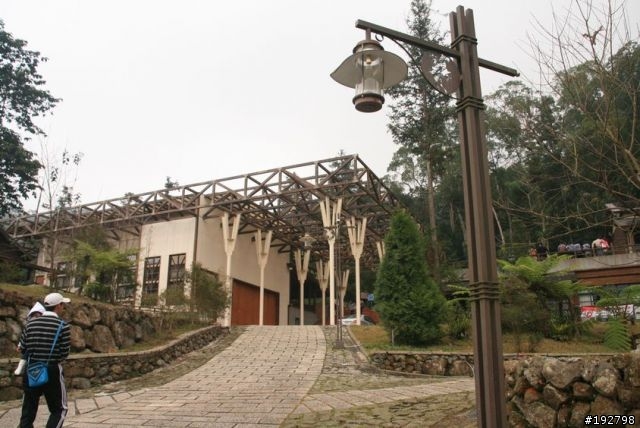 ☆霧鎖山林雲隱天,溪頭賞景練身體☆(二)木造屋~內湖國民小學
