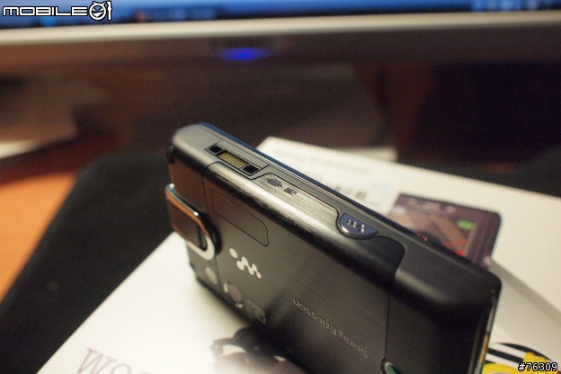 大起大落的三溫暖開箱 !! Sony Ericsson W995