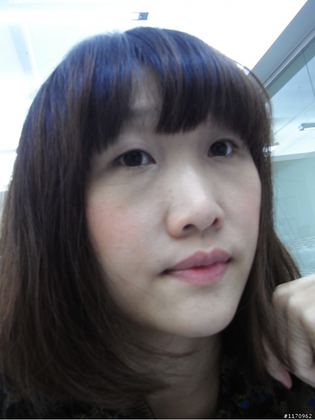 魔女A好康試用心得-benefit一見鍾情眼影粉