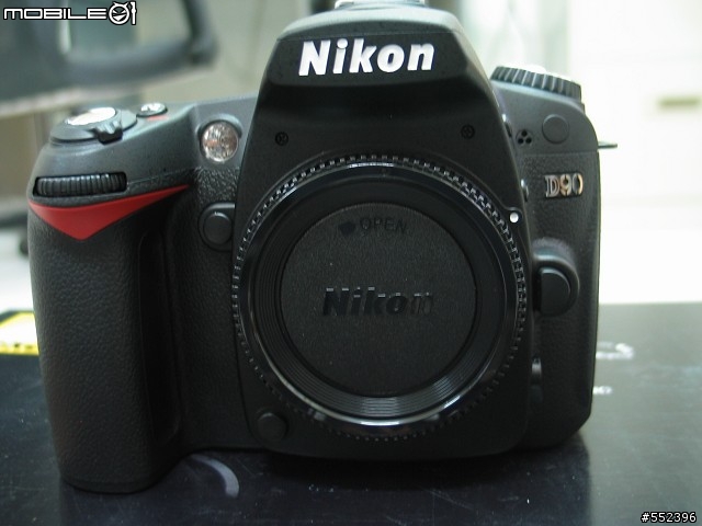 有點過時的D90+18-200mm開箱文XD