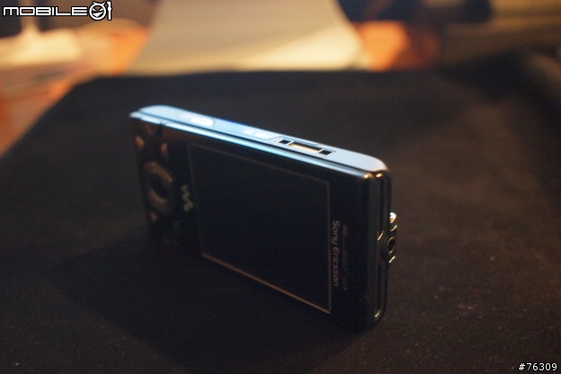 大起大落的三溫暖開箱 !! Sony Ericsson W995