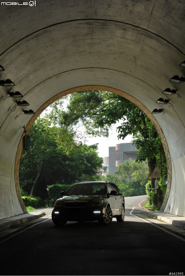 與MY10 SKODA OCTAVIA COMBI RS 的下午茶約會