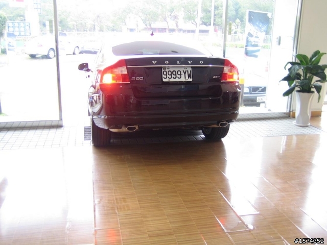 *My VOLVO S80 2.5T (KONI Sport 1130避震器+雙出尾管+R版小鴨尾)*更新在第45樓!