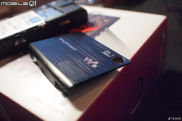 大起大落的三溫暖開箱 !! Sony Ericsson W995