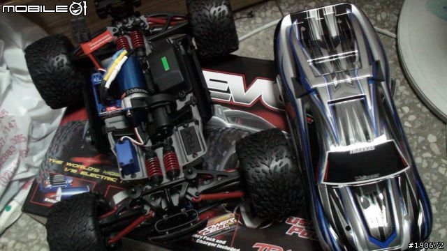 TRAXXAS 1/16 E-REVO 競速猛獸~開箱