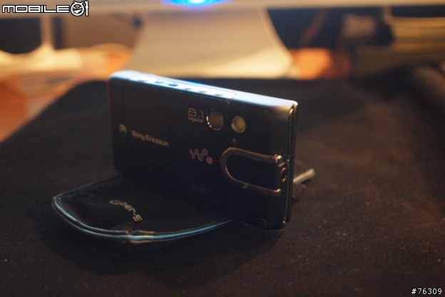 大起大落的三溫暖開箱 !! Sony Ericsson W995