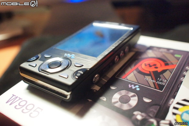 大起大落的三溫暖開箱 !! Sony Ericsson W995