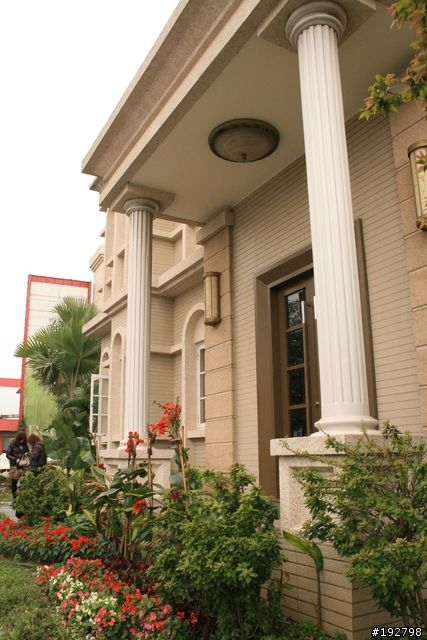 下雨下不完,塞車塞不斷~餓淋古堡之旅=彰化✙中興穀堡✙