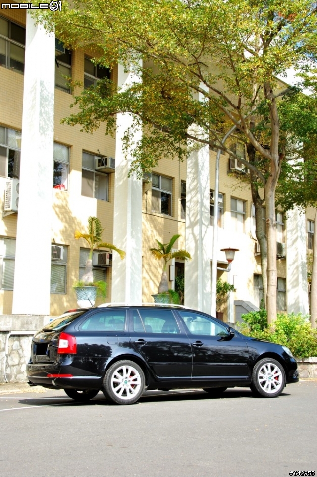 與MY10 SKODA OCTAVIA COMBI RS 的下午茶約會