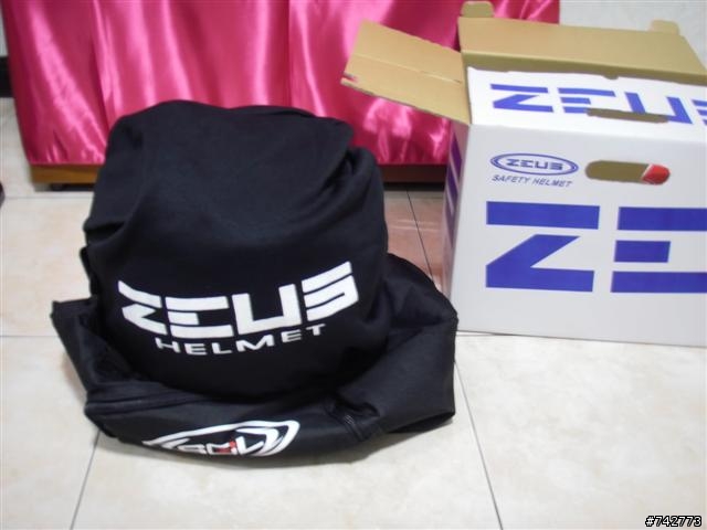 {開箱}一點都不稀奇的ZEUS 3000A