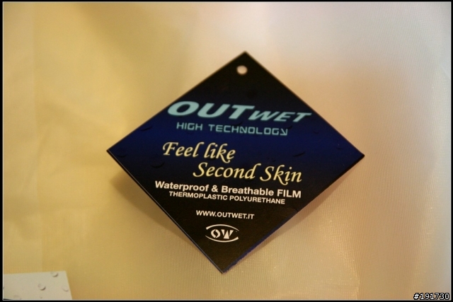 【開箱】OUTWET 超輕風雨衣