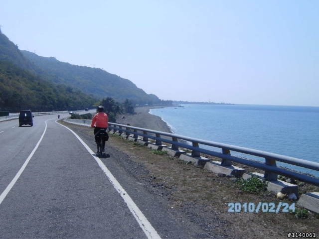 第一次單車露營~旭海牡丹灣等日出,巧逢海上龍捲風~大驚騎!