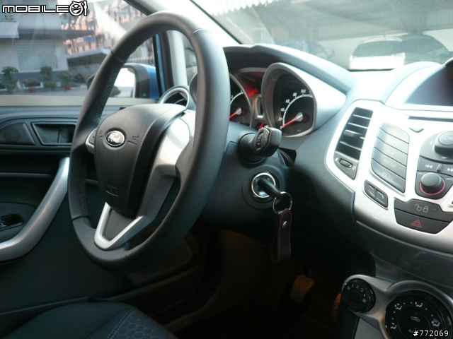 2010式樣Fiesta 1.6開箱文~請多指教
