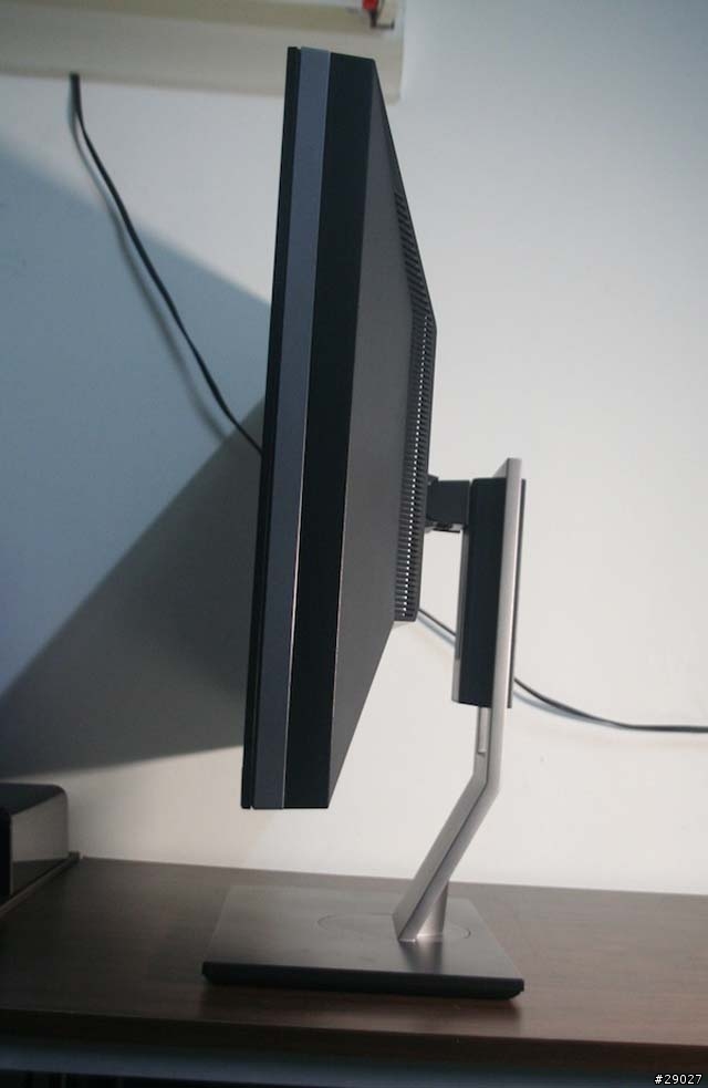 【我也來開箱文】盡情揮灑的大畫布~DELL U2711簡易開箱