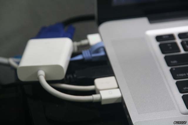 【簡單評測】VGA/DVI/HDMI/DisplayPort電腦顯示接頭大亂鬥~