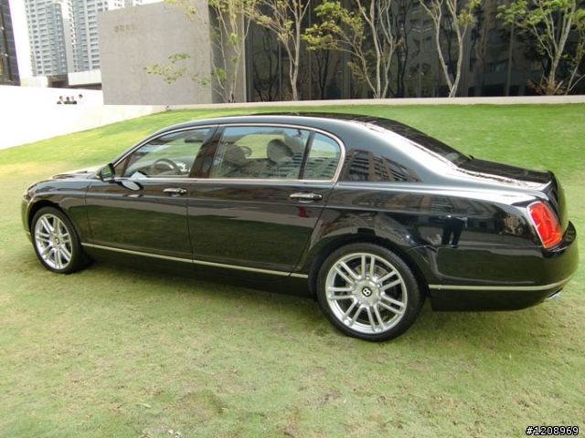 Aston Martin V12 Vanquish,BENTLEY Continental GTC Series 51,Maserati,圖多慎入