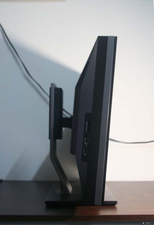 【我也來開箱文】盡情揮灑的大畫布~DELL U2711簡易開箱