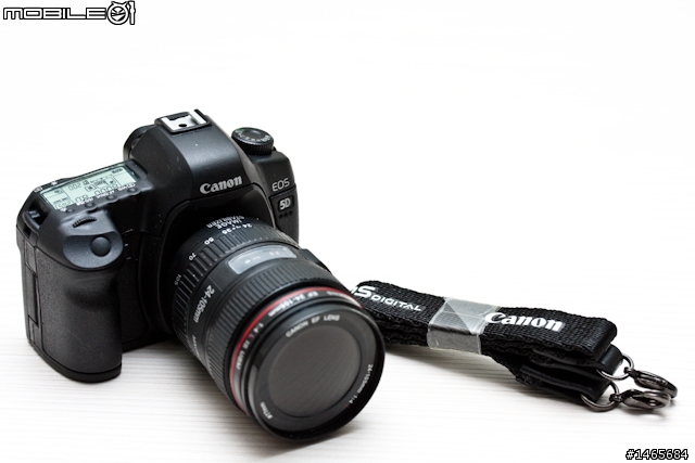 【KUSO】5D Mark II Kit 與 短版小白的相遇!