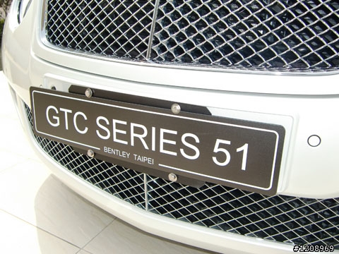Aston Martin V12 Vanquish,BENTLEY Continental GTC Series 51,Maserati,圖多慎入