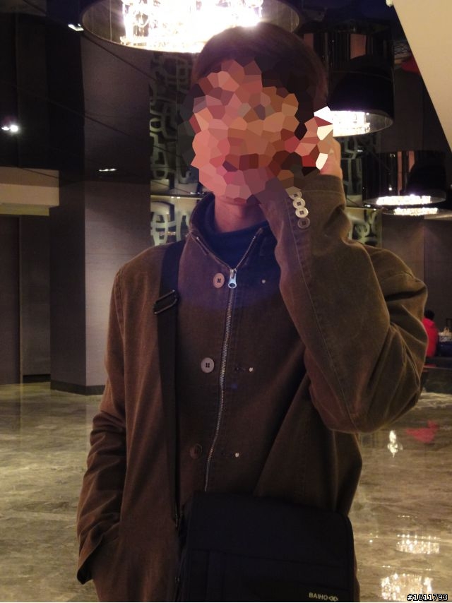 請教各位,WX1室內光源下常出現的藍點是為什麼?