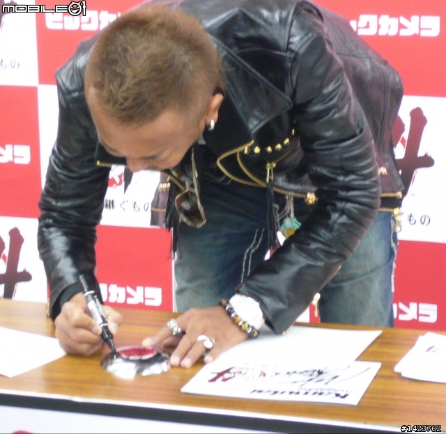 日本新宿 人中之龍4 3.18 首賣握手會 簽名開箱文!