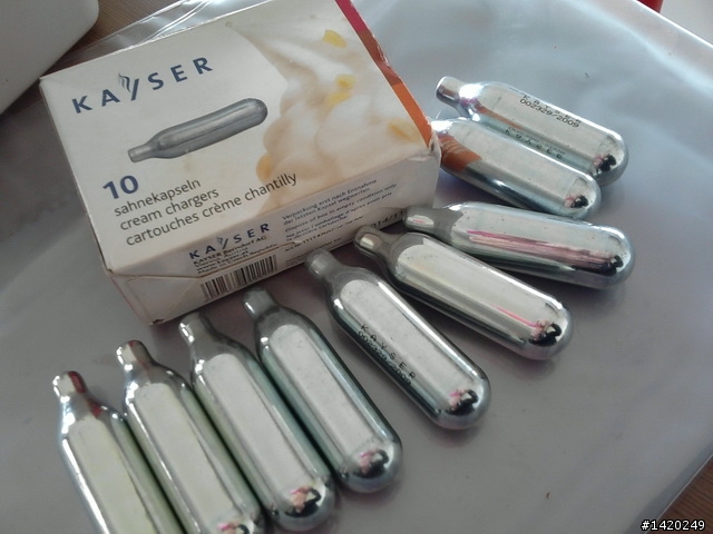 可愛才是王道的拉理帕~LG GD580 Lollipop棒棒糖機