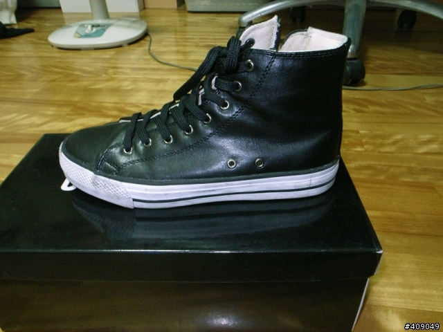 一夜3次郎,一次3雙鞋..我愛sneaker--失血之旅