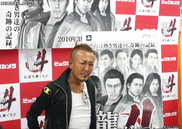 日本新宿 人中之龍4 3.18 首賣握手會 簽名開箱文!