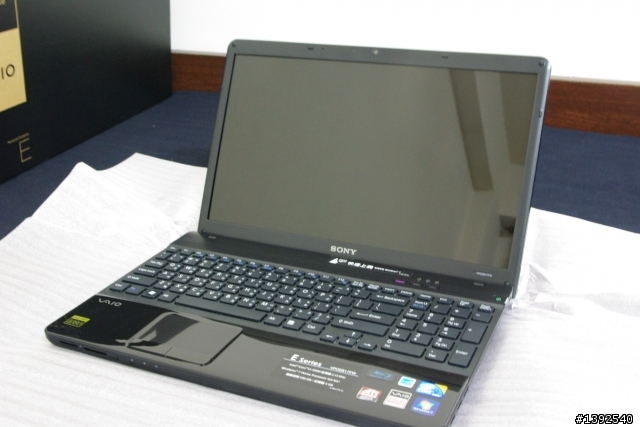 (新增TARGUS後背包開箱) 燒燒燒!!『我型我素』之SONY VAIO EB17 開箱