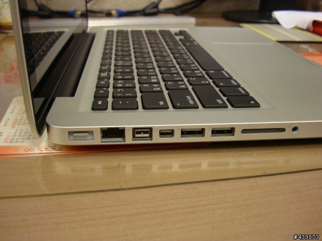 MBP13"簡單到不能再簡單的開箱文
